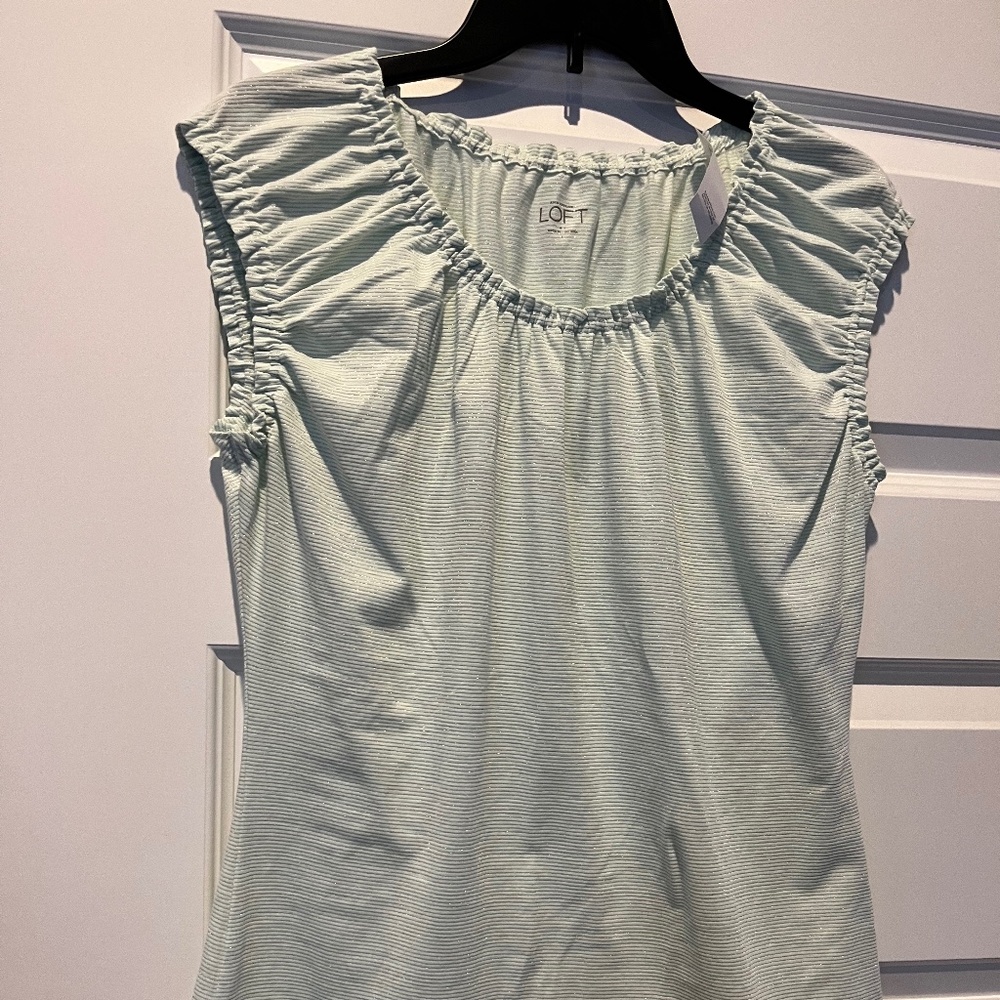 $ ⬇️  NWT Loft Sleeveless Top